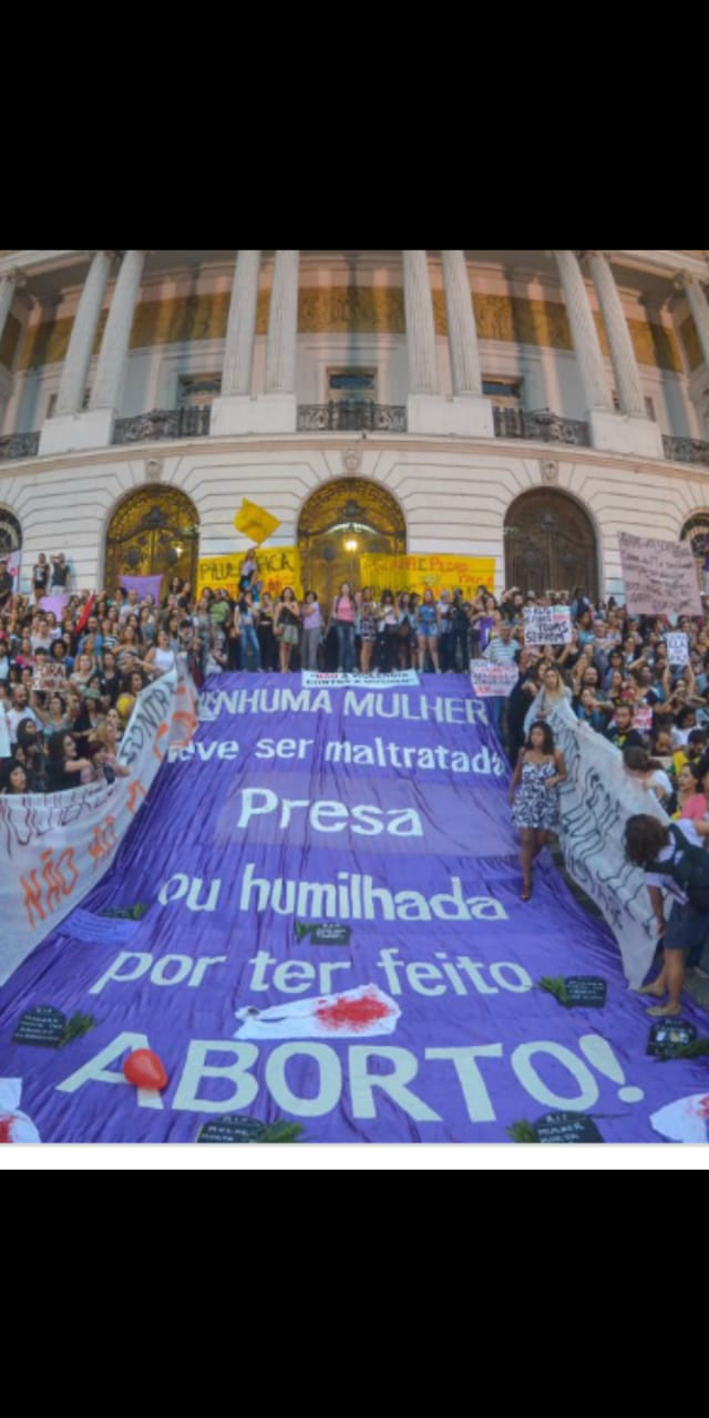 Todo apoio à jovem J.F.C., denunciada à polícia por tentativa de aborto!