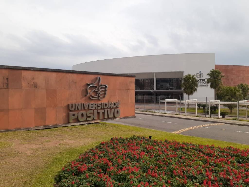 #ResisteUP: Carreata e buzinaço contra as demissões na Universidade Positivo