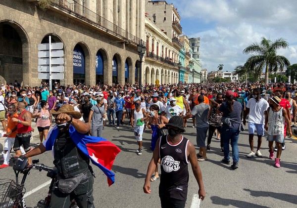 Todo apoio aos protestos do povo cubano! Abaixo a repressão do governo Díaz-Canel! Contra o bloqueio econômico e a ingerência do&nbsp;imperialismo!